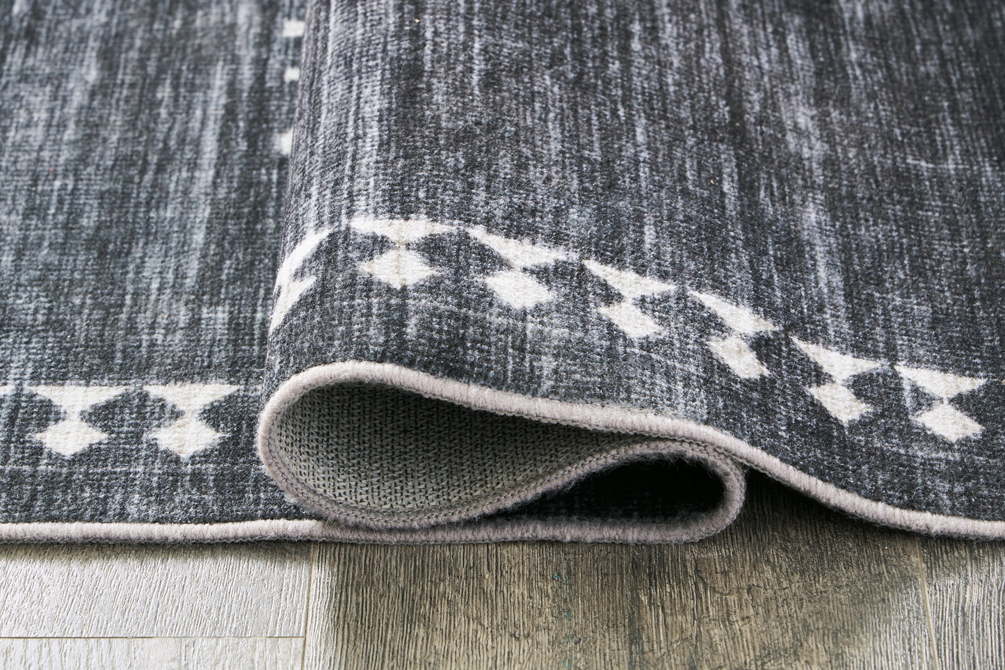 Arloman Washable Medium Rug