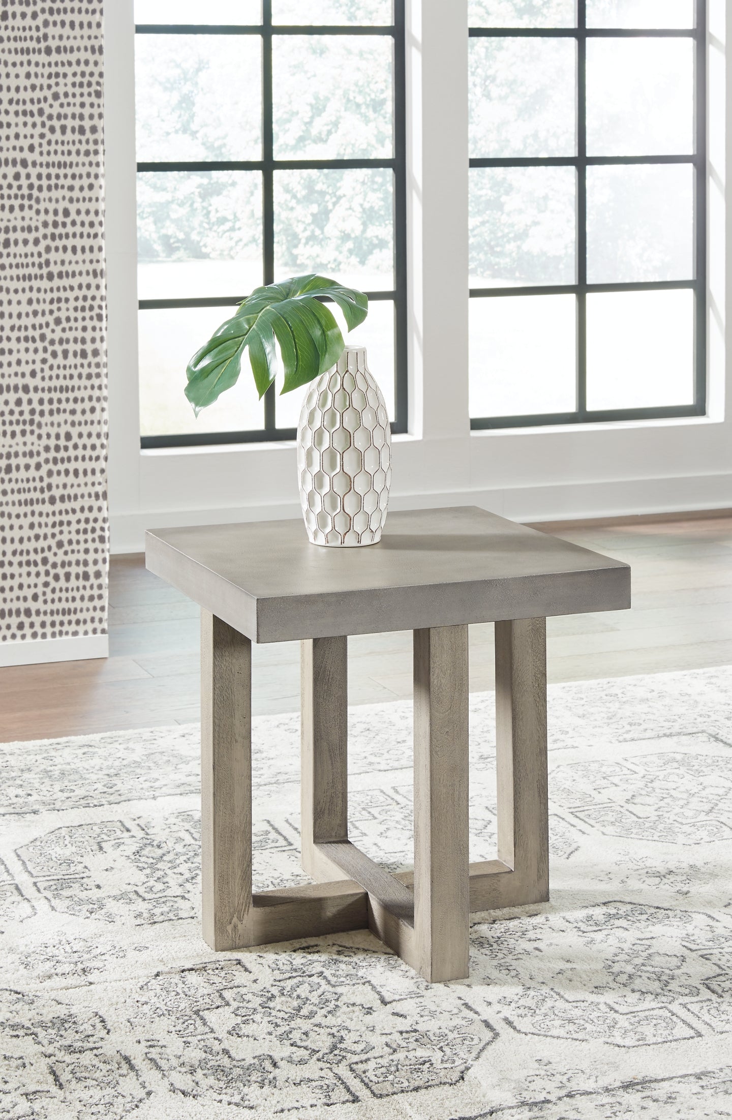 Lockthorne Square End Table